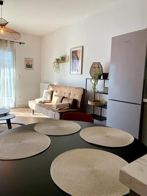 48 M2 Neuf 150m De La A307 Appartement *